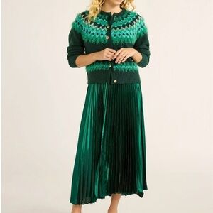 Green Patterned Women's Cardigan sweater size Medium